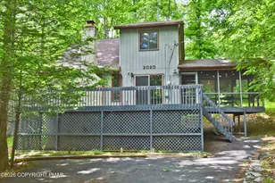 148 Manchester Dr, Bushkill, PA 18324 - Photo 1