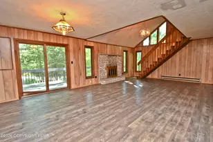 148 Manchester Dr, Bushkill, PA 18324 - Photo 3