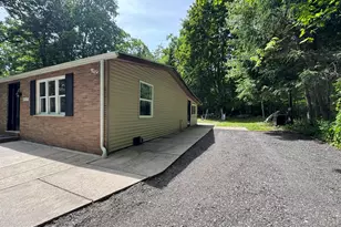 2117 Heathrow Ln, Stroudsburg, PA 18360 - Photo 17