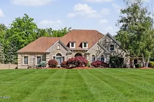 2134 Fox Run Rd, Stroudsburg, PA 18360 - Photo 1