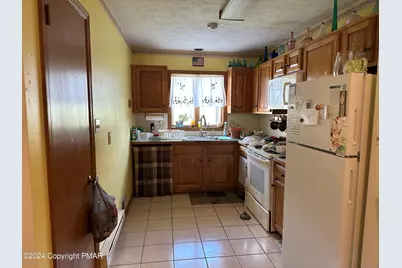  78 Village Drive, Stroudsburg, PA 18360 - Photo 5