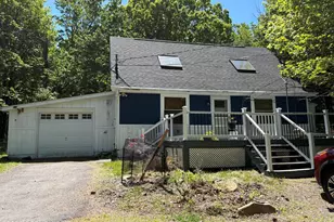 932 Cricket Ln, Long Pond, PA 18334 - Photo 1