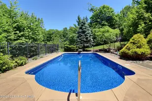 110 Mackenzie Ln, Bartonsville, PA 18321 - Photo 5