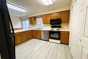 124 Eaglesmere Cir, East Stroudsburg, PA 18301 - Photo 9