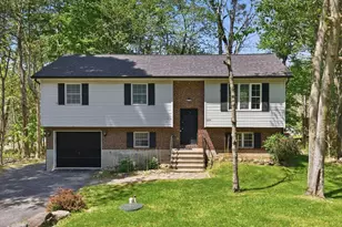 9807 Deerwood Dr, Tobyhanna, PA 18466 - Photo 3