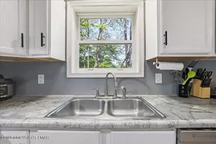9807 Deerwood Dr, Tobyhanna, PA 18466 - Photo 7