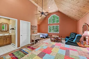 6102 Lakeview Dr, Pocono Pines, PA 18350 - Photo 37