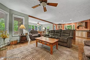 6102 Lakeview Dr, Pocono Pines, PA 18350 - Photo 17