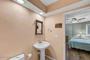 6102 Lakeview Dr, Pocono Pines, PA 18350 - Photo 43