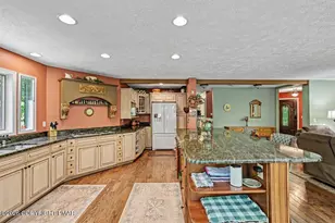 6102 Lakeview Dr, Pocono Pines, PA 18350 - Photo 17