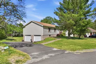 36 Deerfield Dr, Mount Pocono, PA 18344 - Photo 1