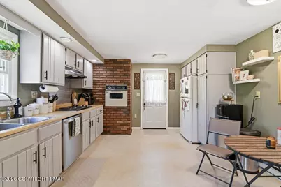  36 Deerfield Drive, Mount Pocono, PA 18344 - Photo 9