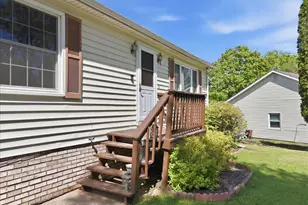 36 Deerfield Dr, Mount Pocono, PA 18344 - Photo 3