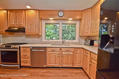  411 Barrett Road, Emmaus, PA 18049 - Photo 9
