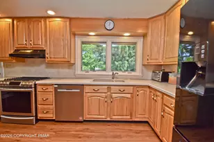 411 Barrett Rd, Emmaus, PA 18049 - Photo 9