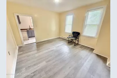 309-311 E E Ridge Street, Lansford, PA 18232 - Photo 9