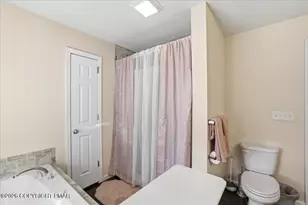 631 Sunglo Ln, Henryville, PA 18332 - Photo 65