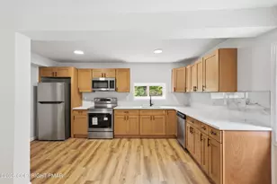 210 Victory Ln, Stroudsburg, PA 18360 - Photo 11