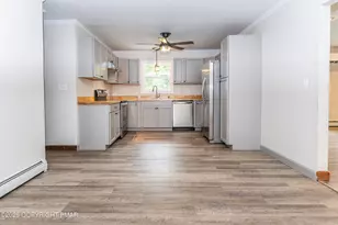 6011 Running Valley Rd, Stroudsburg, PA 18360 - Photo 15