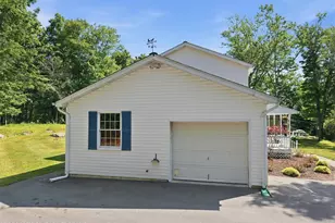 6039 Running Valley Rd, Stroudsburg, PA 18360 - Photo 7