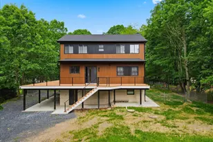 54 Lenape Dr, East Stroudsburg, PA 18302 - Photo 1
