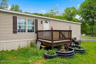 2549 Lynnwood Dr, East Stroudsburg, PA 18302 - Photo 3