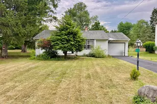 1111 Hillcrest Dr, Stroudsburg, PA 18360 - Photo 3