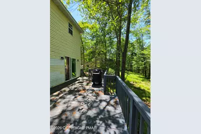  112 Plymouth Court, Bushkill, PA 18324 - Photo 3