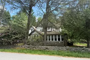 33 Knox St, Mount Pocono, PA 18344 - Photo 1