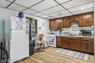 180 E Shore Dr, Dingmans Ferry, PA 18328 - Photo 9