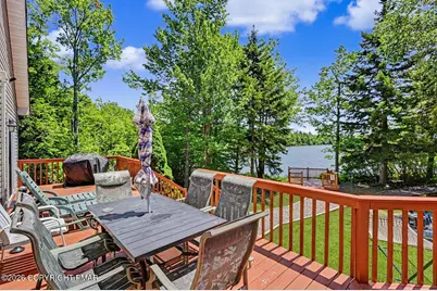  211 Nadine Boulevard, Pocono Summit, PA 18346 - Photo 17
