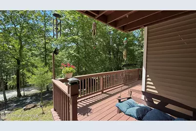  4271 Winchester Way, Bushkill, PA 18324 - Photo 3