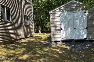 4271 Winchester Way, Bushkill, PA 18324 - Photo 5