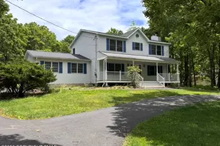 2536 Yellowstone Dr, Blakeslee, PA 18610 - Photo 1