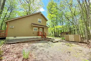 111 Red Maple Ln, Tobyhanna, PA 18466 - Photo 3