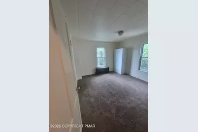  915 Sarah Street, Stroudsburg, PA 18360 - Photo 7
