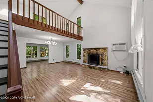 221 Somerset Dr, East Stroudsburg, PA 18301 - Photo 7