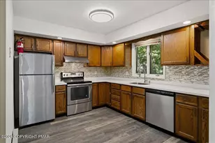 221 Somerset Dr, East Stroudsburg, PA 18301 - Photo 5