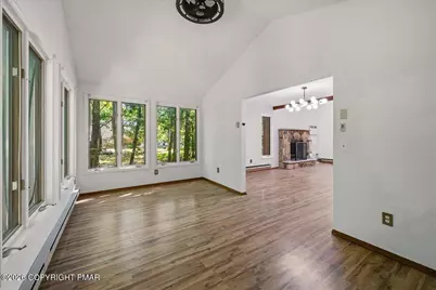  221 Somerset Drive, East Stroudsburg, PA 18301 - Photo 11