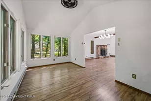 221 Somerset Dr, East Stroudsburg, PA 18301 - Photo 11
