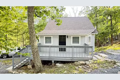  117 Clifton Drive, Bushkill, PA 18324 - Photo 1
