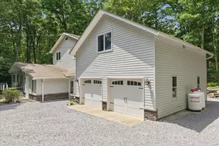 291 Berry Ln, Pocono Lake, PA 18347 - Photo 9