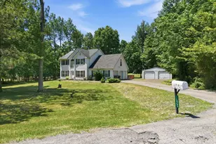 1025 Juno Dr, Effort, PA 18330 - Photo 5