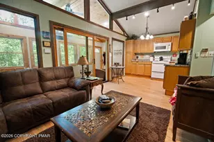 304 Long View Ln, Pocono Pines, PA 18350 - Photo 9