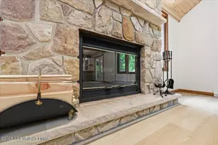 4366 Skyline Dr, Canadensis, PA 18325 - Photo 13