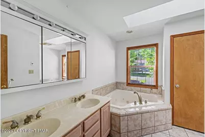  121 Brandyshire Drive, Tamiment, PA 18371 - Photo 37