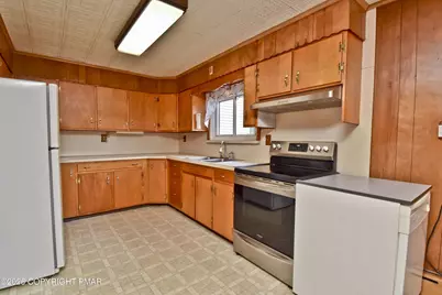  707 Garibaldi Avenue, Roseto, PA 18013 - Photo 13