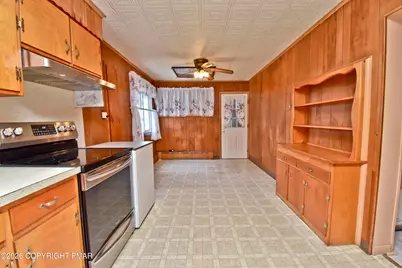  707 Garibaldi Avenue, Roseto, PA 18013 - Photo 15