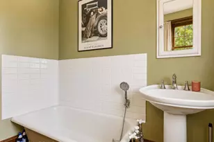 204 Lake Rd, Pocono Manor, PA 18349 - Photo 25