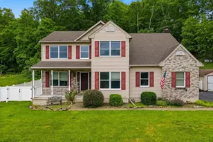 4017 Crest View Dr, Stroudsburg, PA 18360 - Photo 1